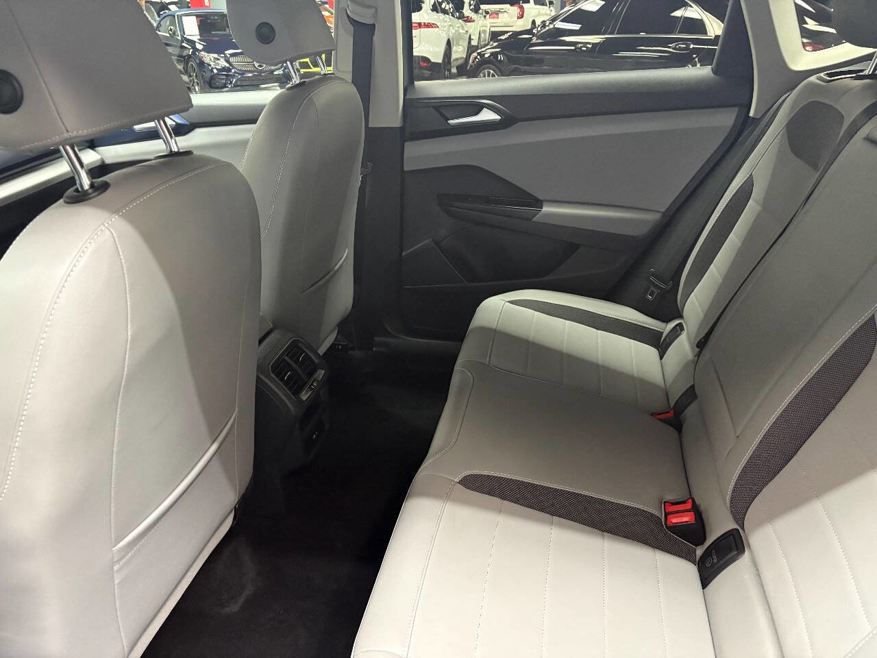 Used 2022 Volkswagen Taos SE image 29