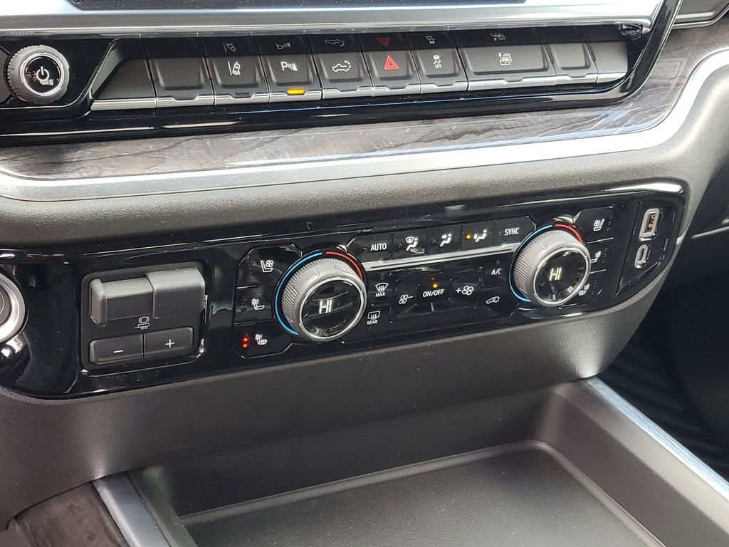 Used 2025 Chevrolet Silverado 2500 LTZ w/ LTZ Convenience Package image 21