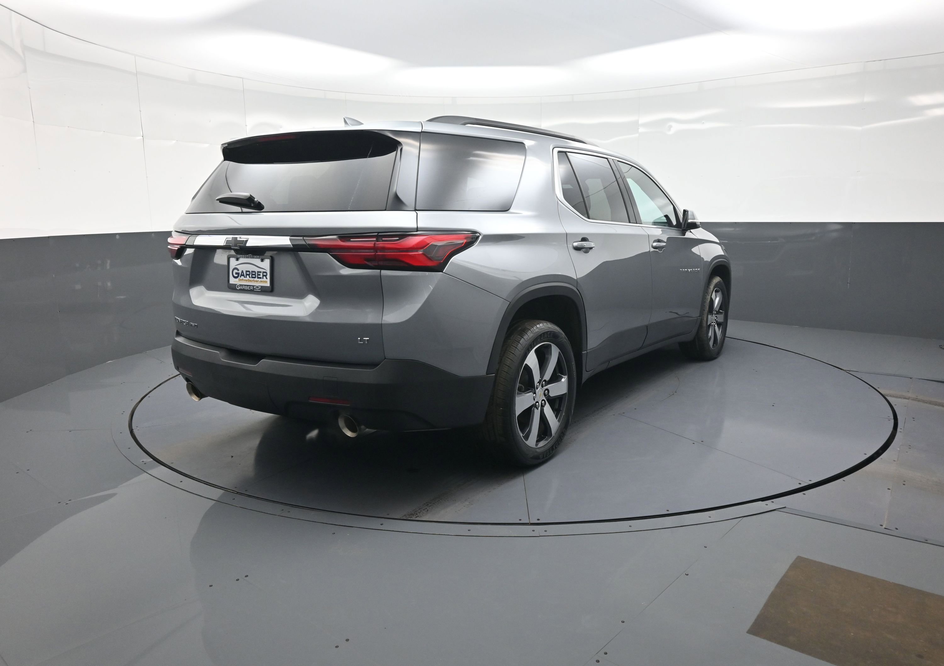 Used 2023 Chevrolet Traverse LT w/ LT Premium Package image 3