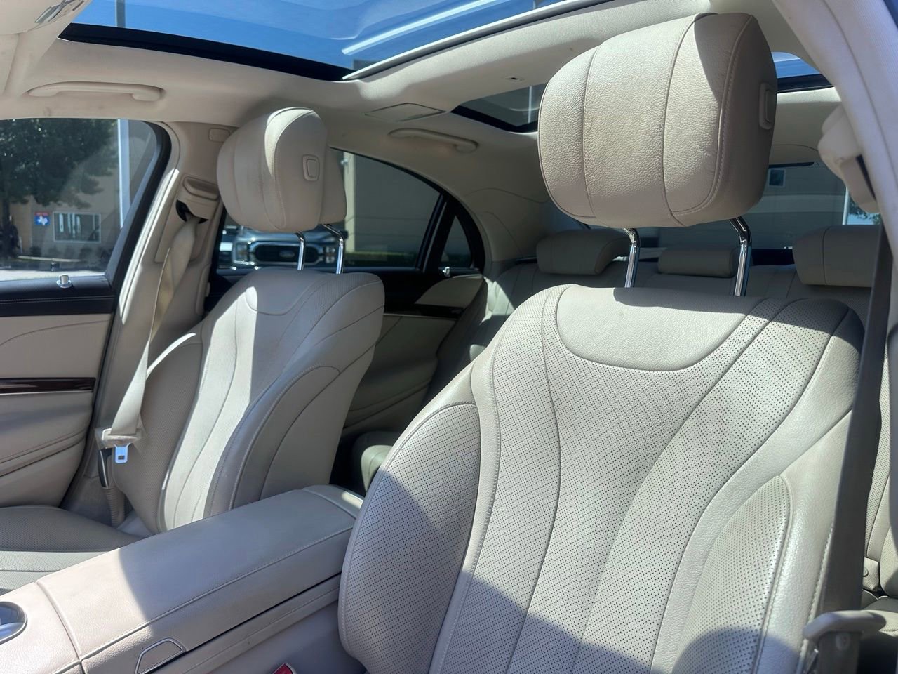 Used 2015 Mercedes-Benz S 550 Sedan image 24