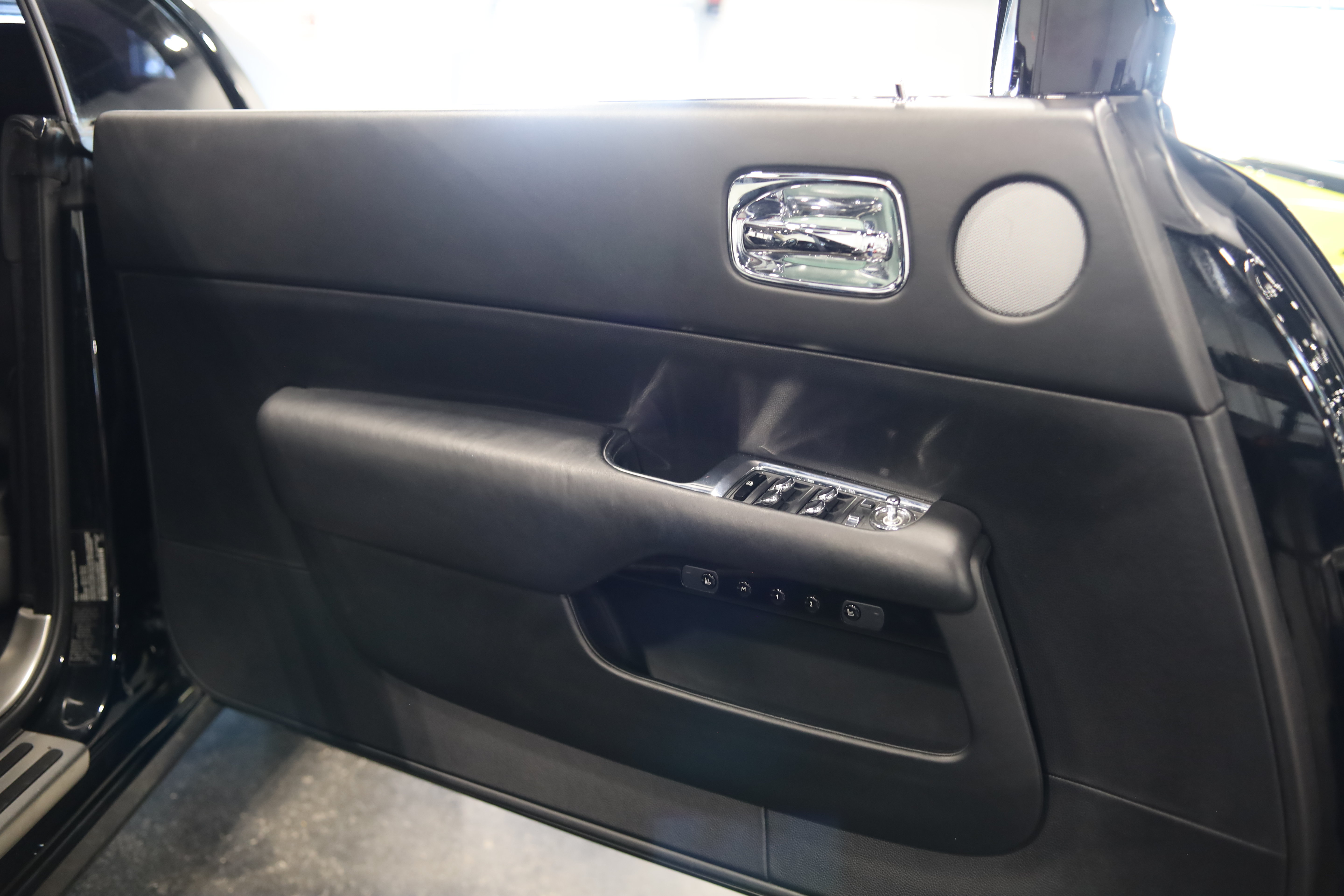 Used 2016 Rolls-Royce Wraith RWD image 10