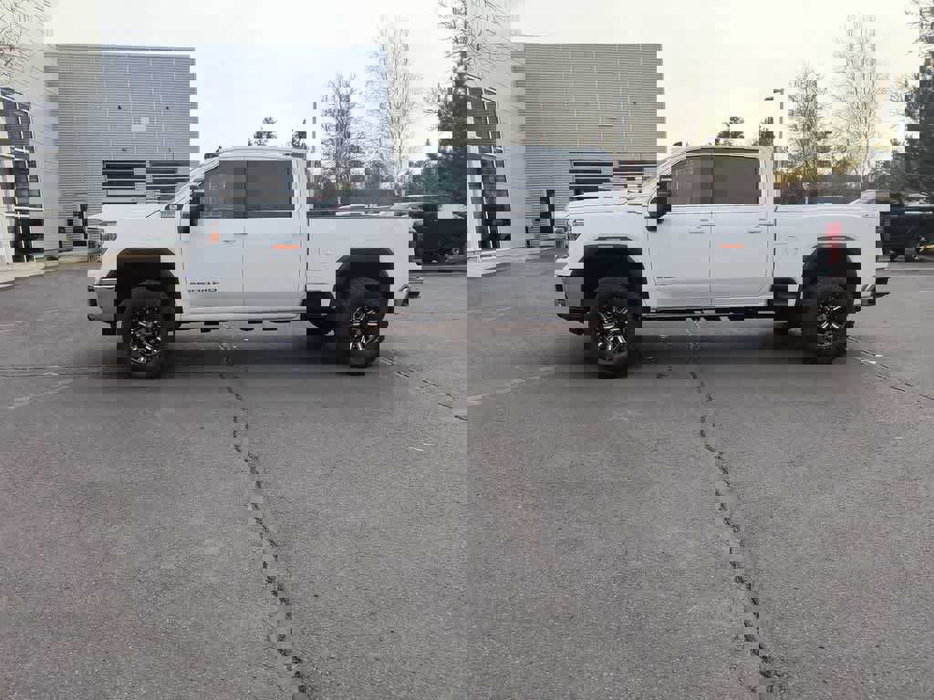 Used 2023 GMC Sierra 3500 SLE w/ SLE Convenience Package image 3