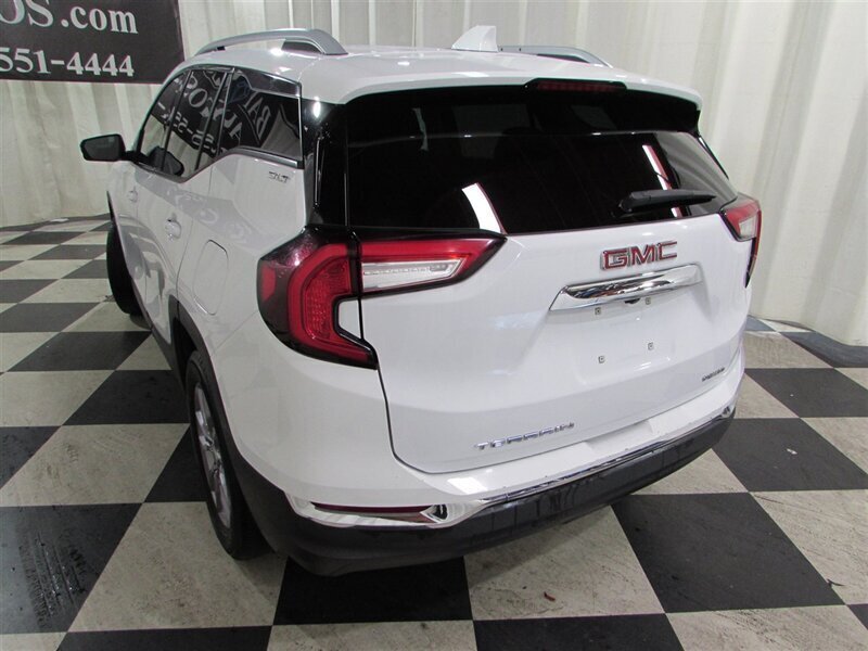 Used 2023 GMC Terrain SLT AWD/4WD image 8