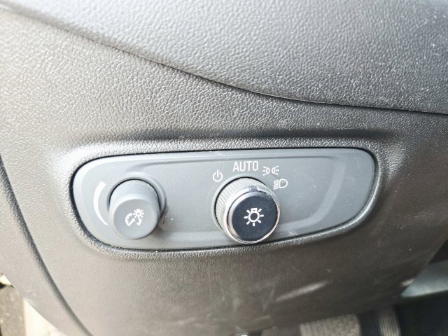 Used 2022 Chevrolet Equinox LS w/ LS Convenience Package FWD image 20