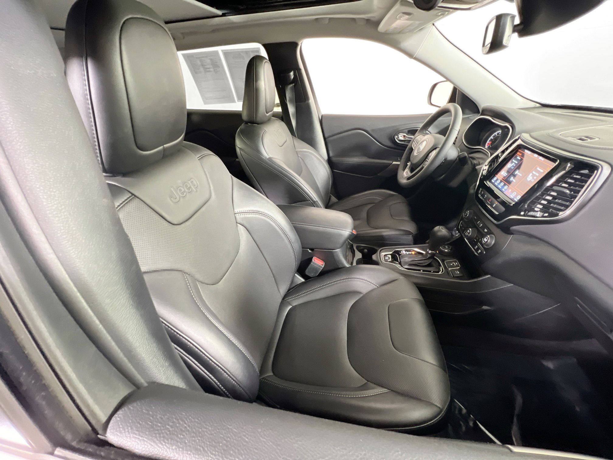 Used 2022 Jeep Cherokee Limited AWD/4WD image 26