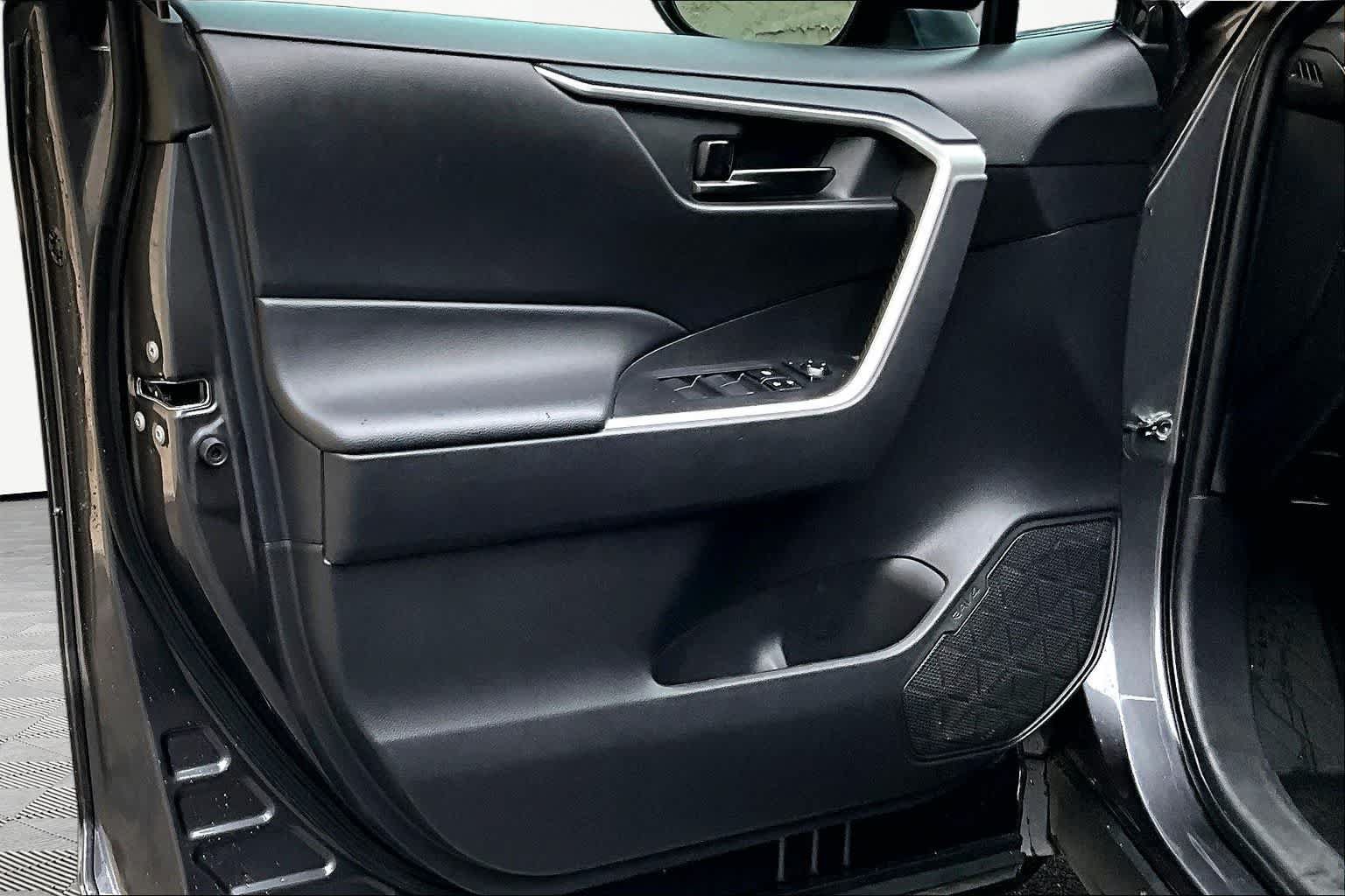Certified 2023 Toyota RAV4 LE FWD image 22