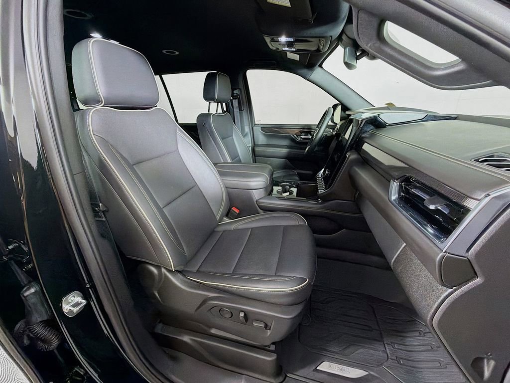 Used 2025 GMC Yukon Elevation AWD/4WD image 26