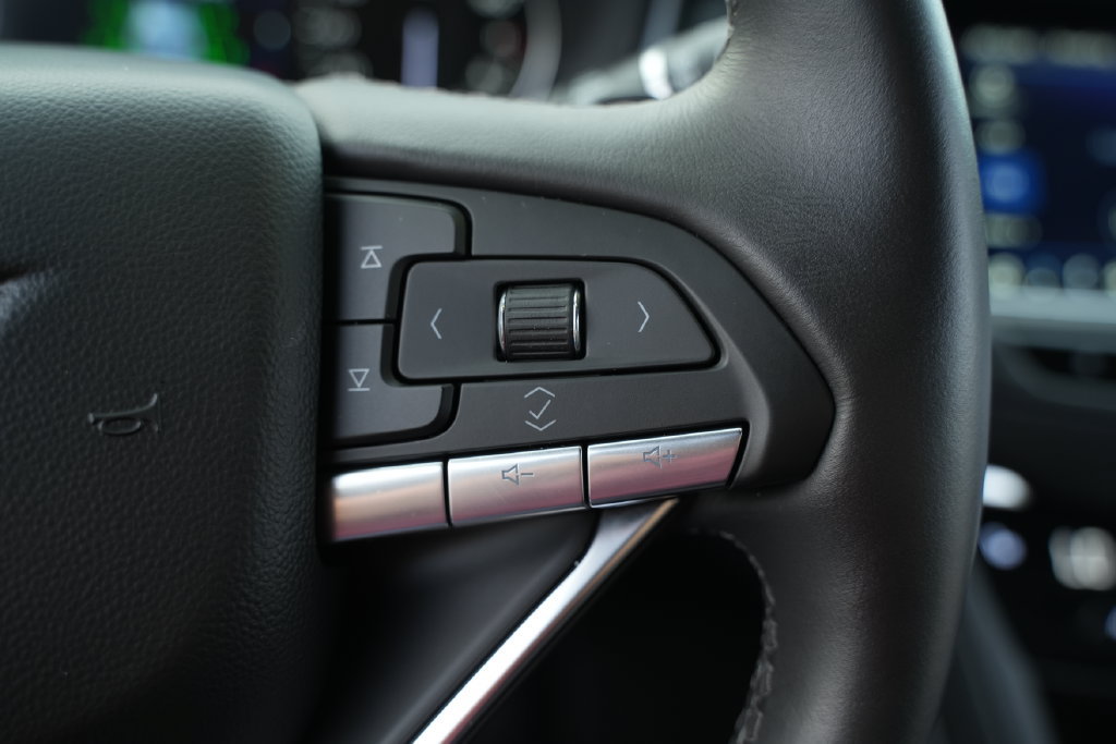 Used 2024 Cadillac XT6 Luxury AWD/4WD image 34