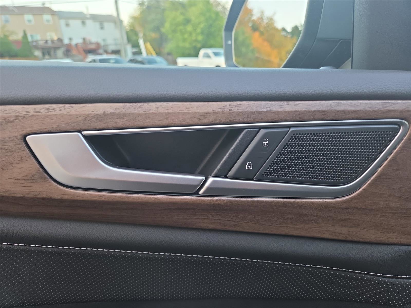 New 2026 Volkswagen Atlas SE image 12