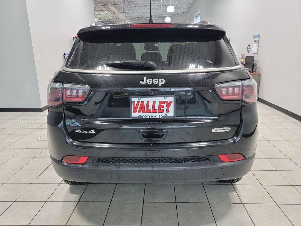Used 2023 Jeep Compass Latitude AWD/4WD image 8
