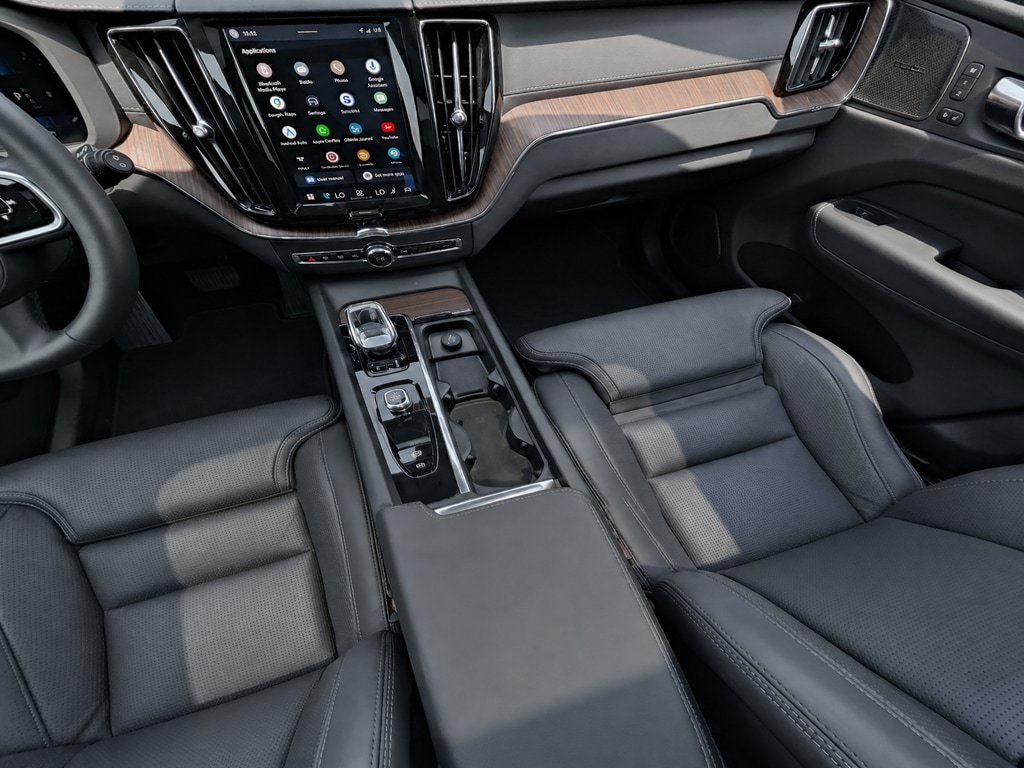 Certified 2023 Volvo XC60 B6 Ultimate w/ Climate Package AWD/4WD image 13