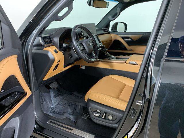 Certified 2025 Lexus LX 600 4WD w/ Interior Upgrade Package image 34