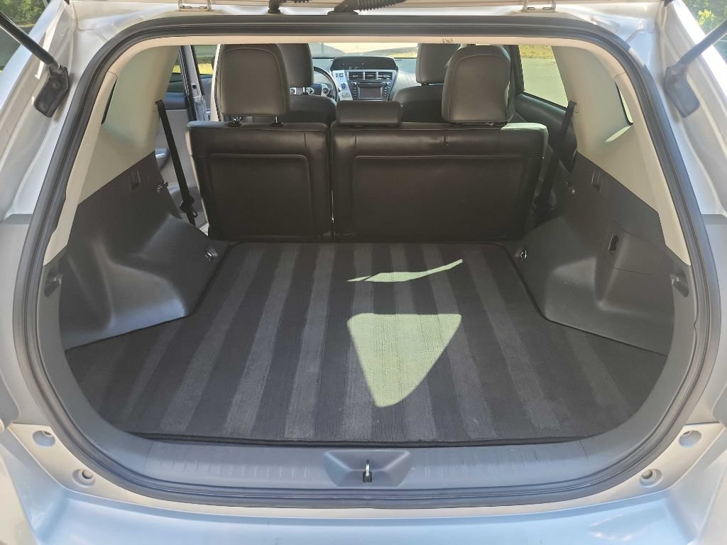 Used 2014 Toyota Prius V Five FWD image 27