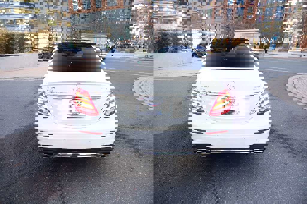 Used 2019 Mercedes-Benz E 300 4MATIC w/ Premium 1 Package image 8