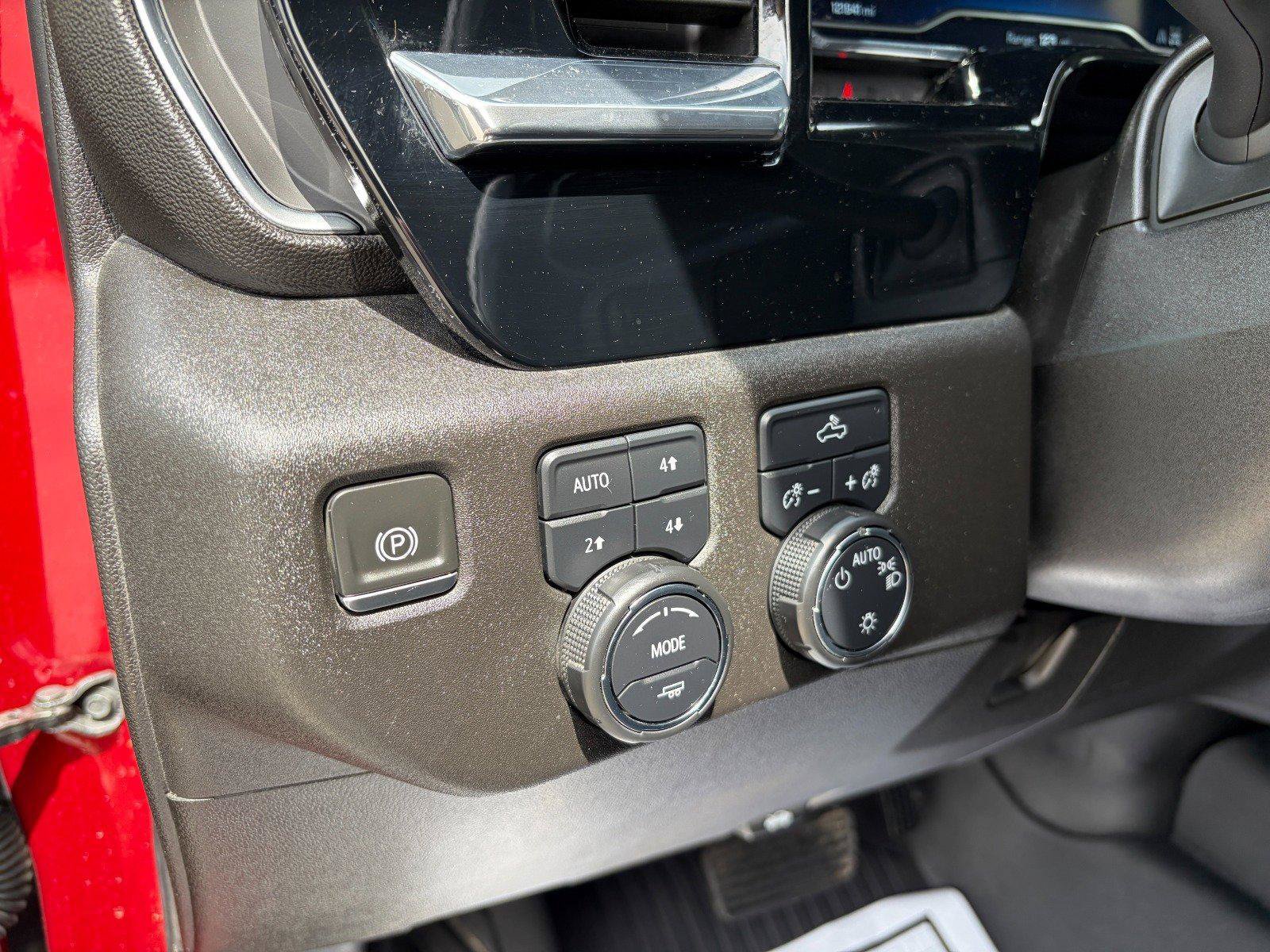 Used 2023 Chevrolet Silverado 1500 LT AWD/4WD image 10