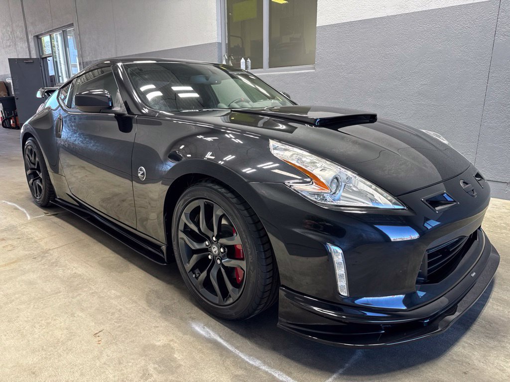 Used 2016 Nissan 370Z Coupe RWD image 6