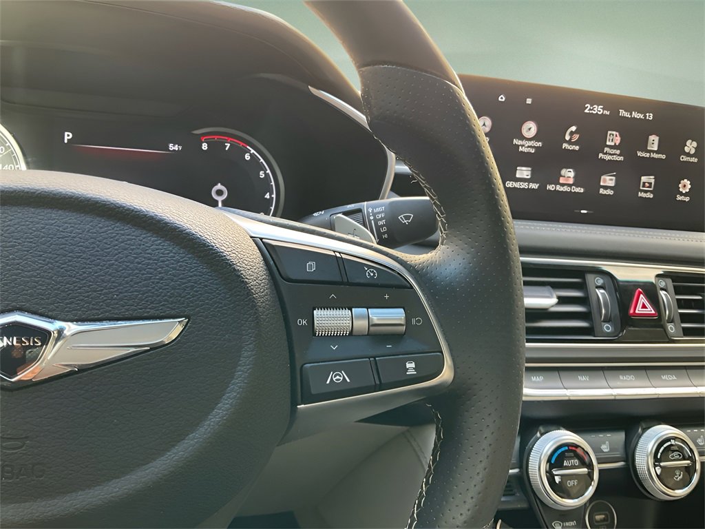 Used 2023 Genesis G70 2.0T image 27