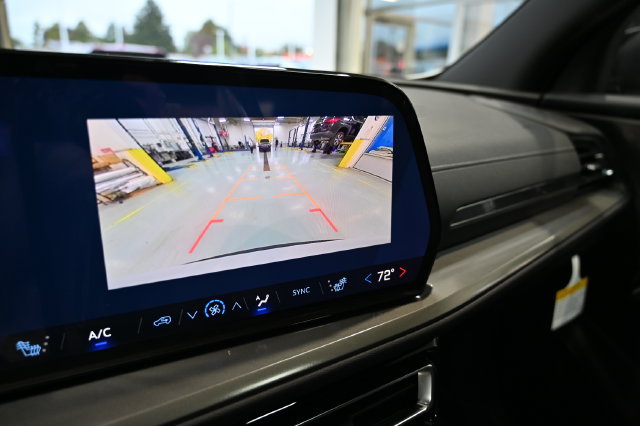 New 2027 Chevrolet Traverse LT w/ LPO, Floor Liner Package FWD image 17
