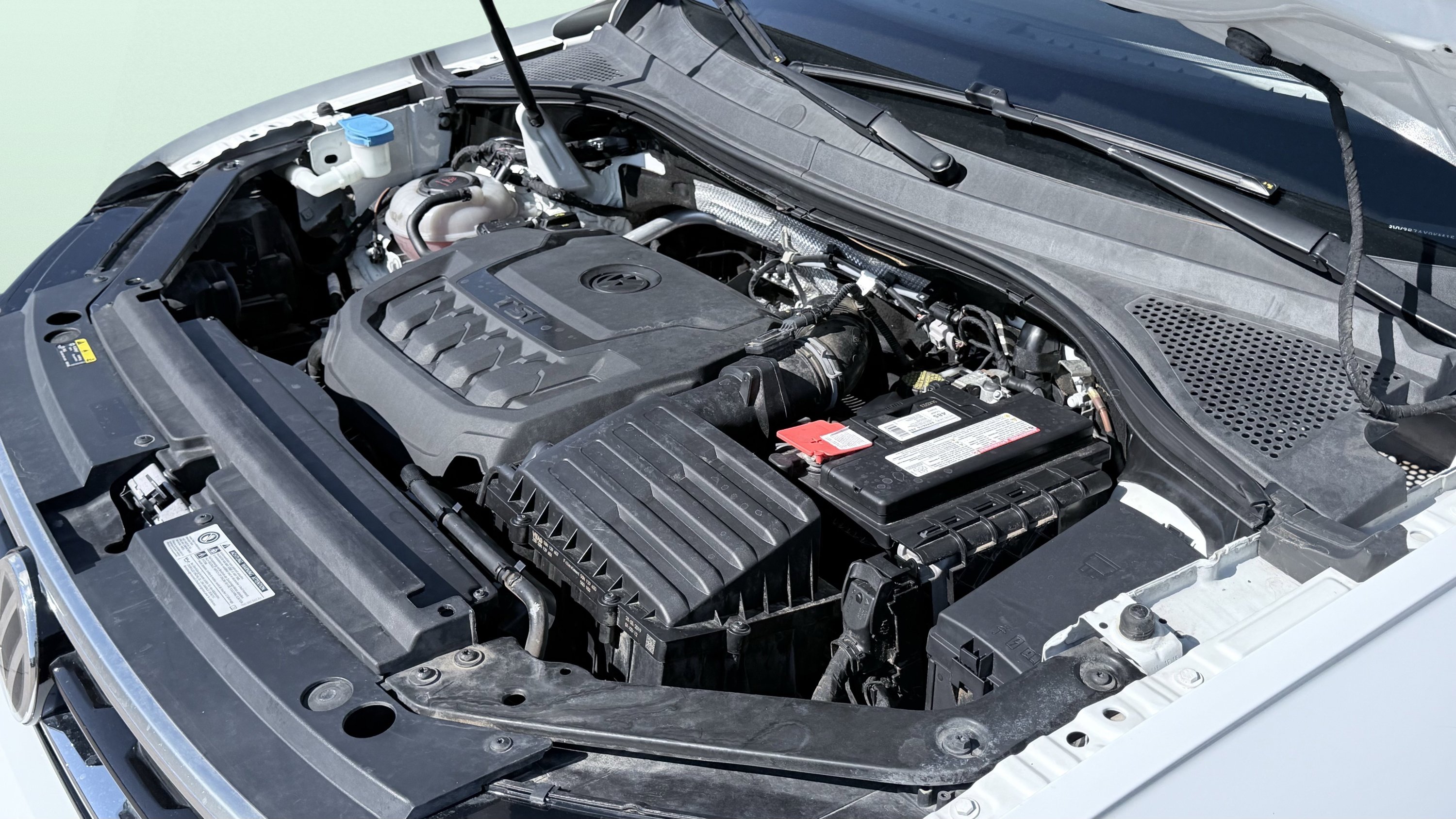 Used 2019 Volkswagen Tiguan SEL R-Line FWD image 27