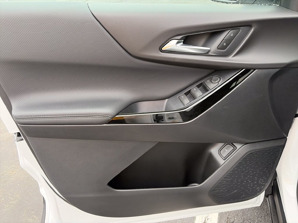 New 2027 Chevrolet Equinox LT w/ Convenience Package II FWD image 15