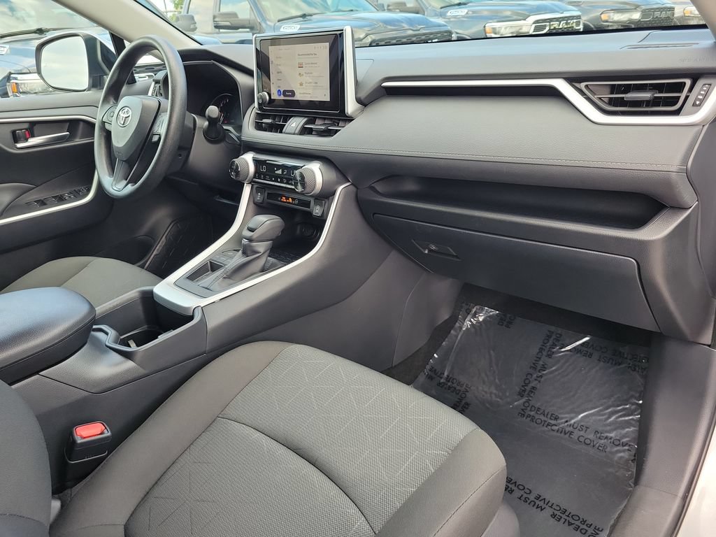 Used 2025 Toyota RAV4 XLE w/ Convenience Package FWD image 11