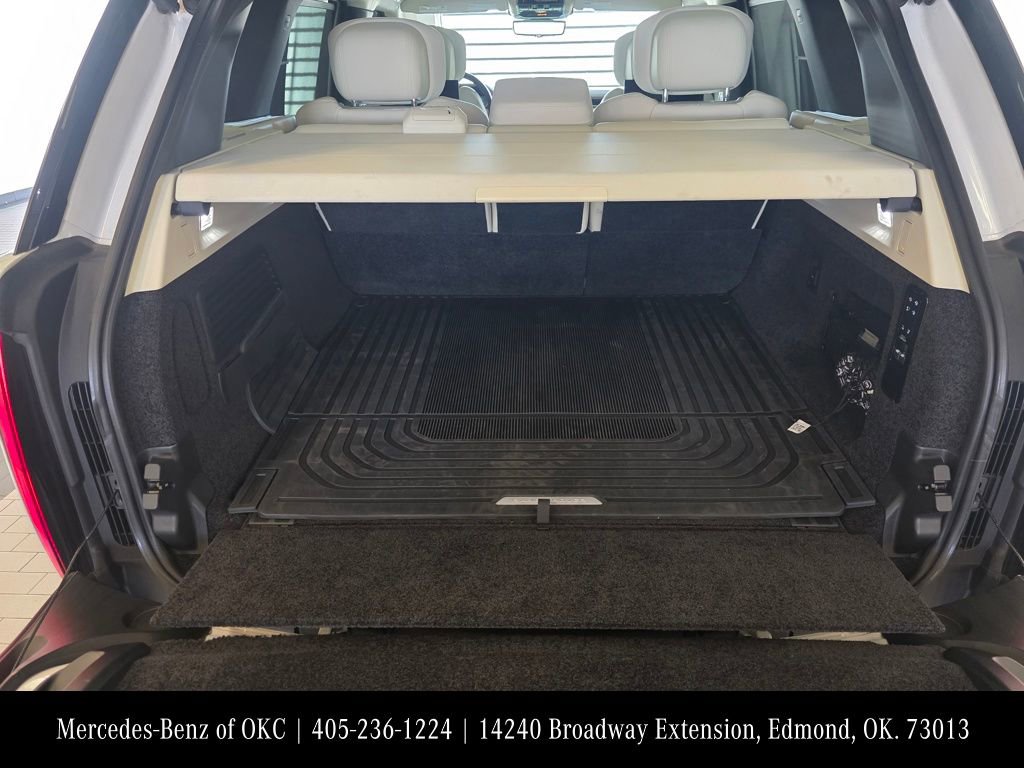 Used 2024 Land Rover Range Rover Autobiography image 18