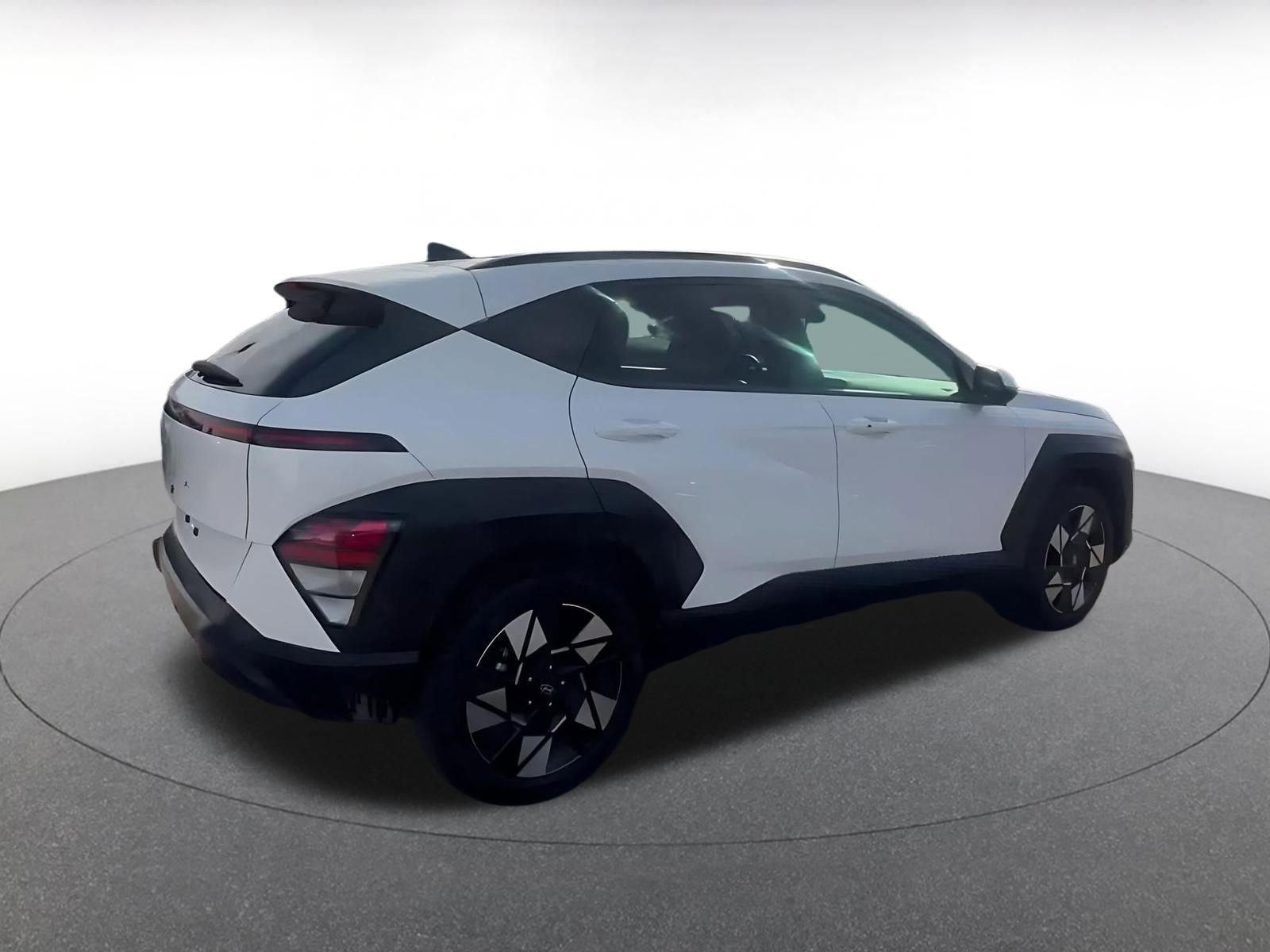 Used 2025 Hyundai Kona SEL image 15