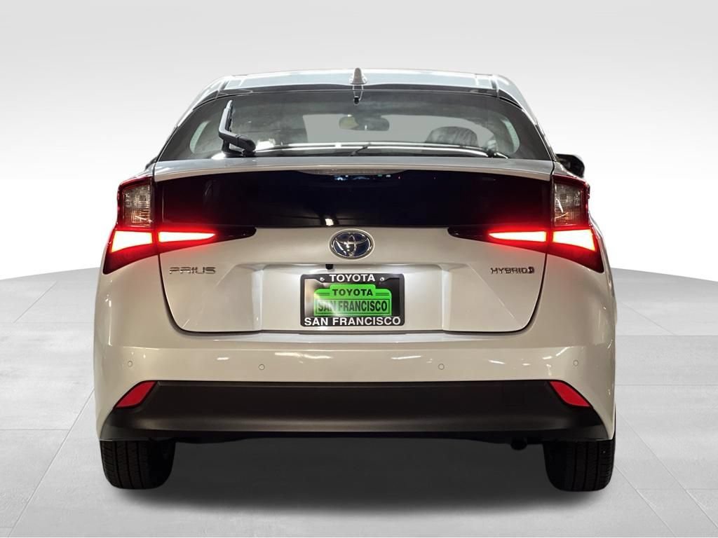Certified 2022 Toyota Prius LE FWD image 4