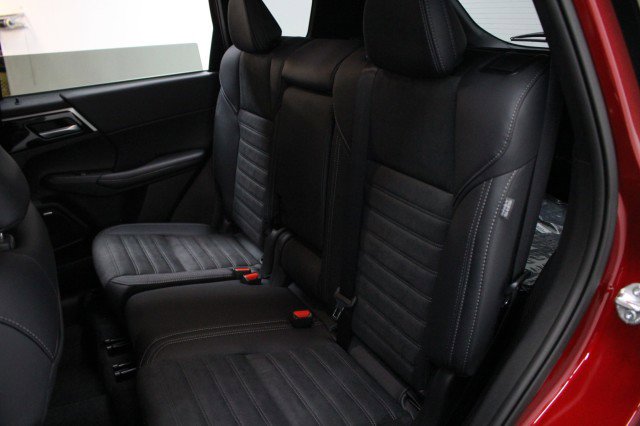 New 2026 Mitsubishi Outlander SE image 25