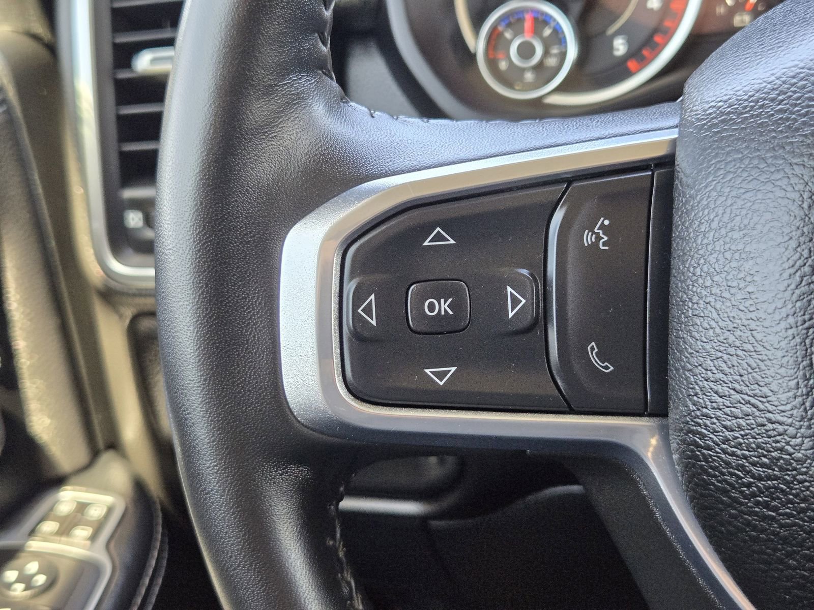 Used 2024 RAM 3500 Laramie w/ Towing Technology Group AWD/4WD image 31