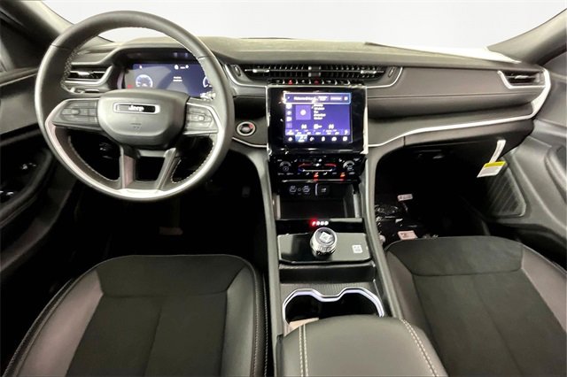 New 2025 Jeep Grand Cherokee Altitude image 6