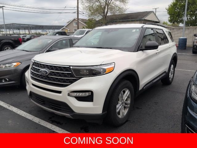 Used 2024 Ford Explorer XLT w/ Equipment Group 202A AWD/4WD image 2