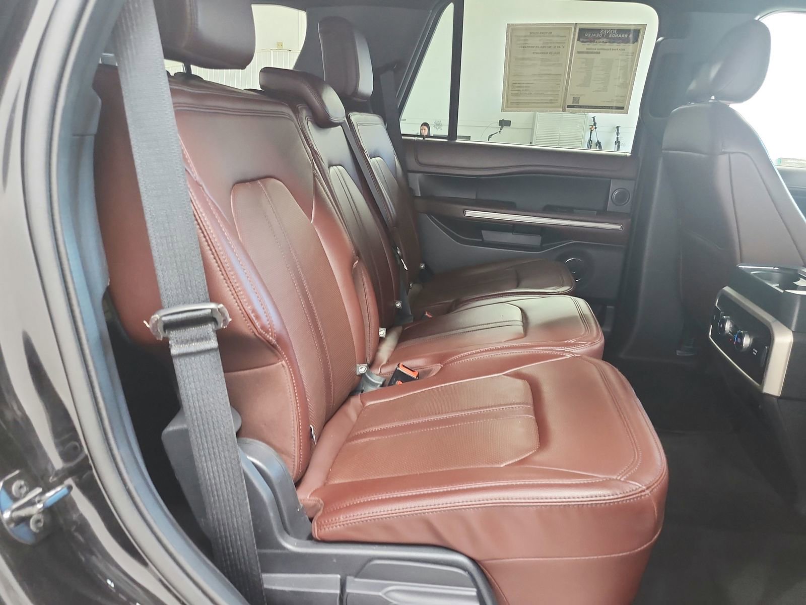 Used 2024 Ford Expedition Limited image 42