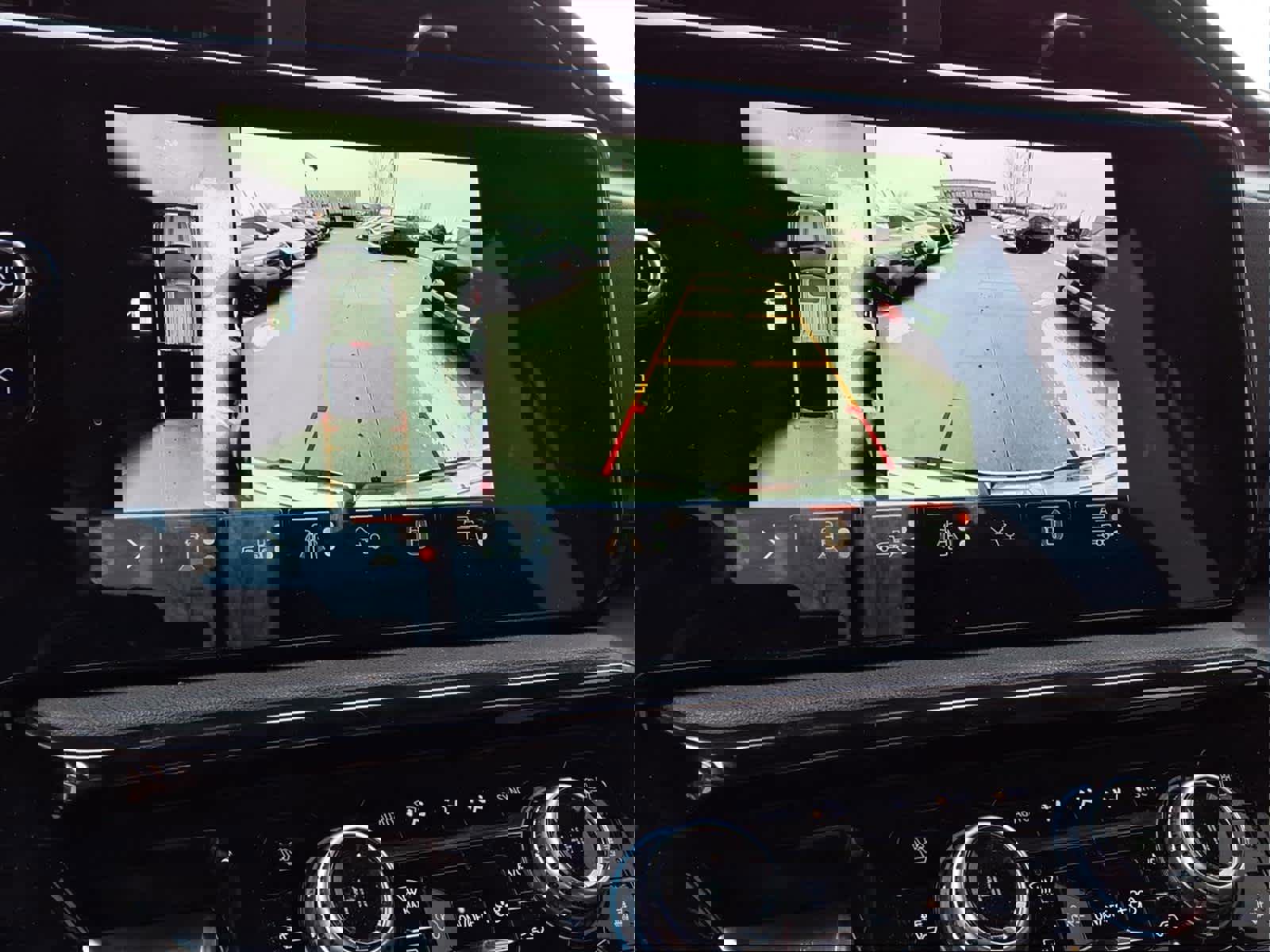 Used 2024 GMC Sierra 1500 AT4 w/ Technology Package image 17