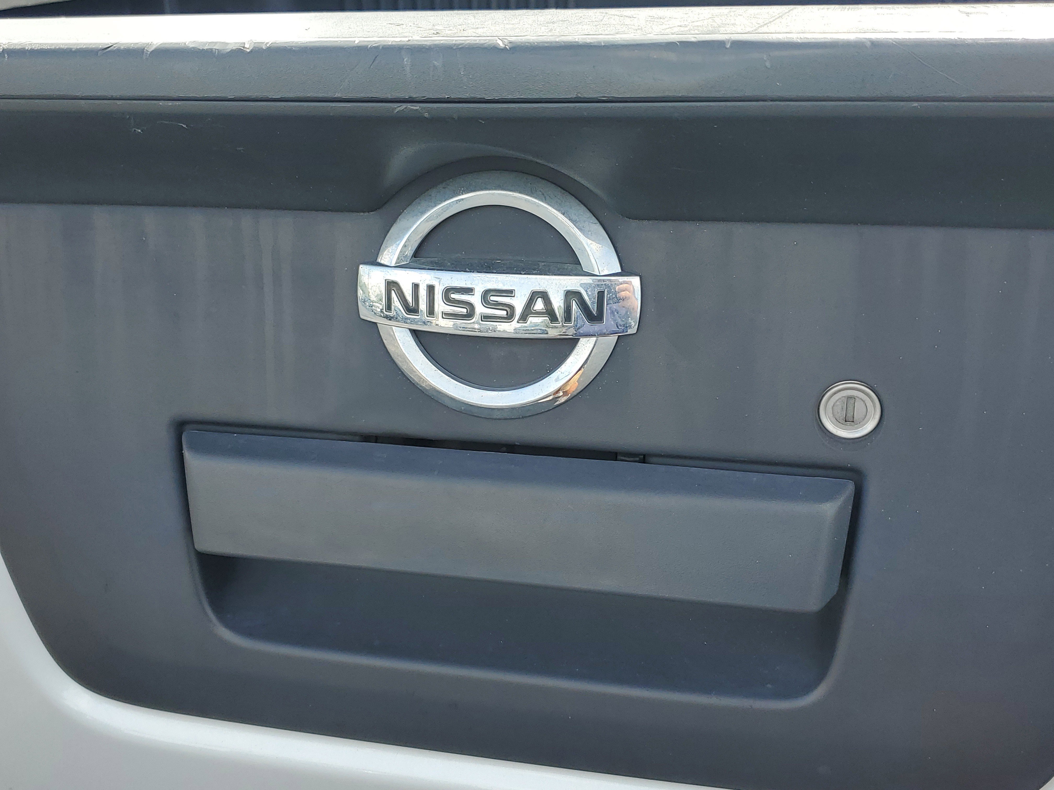 Used 2017 Nissan Frontier SV image 8