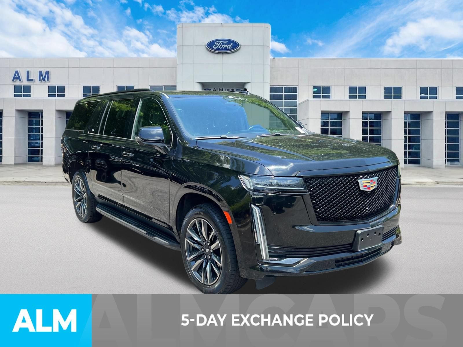 Used 2022 Cadillac Escalade ESV Sport AWD/4WD image 3