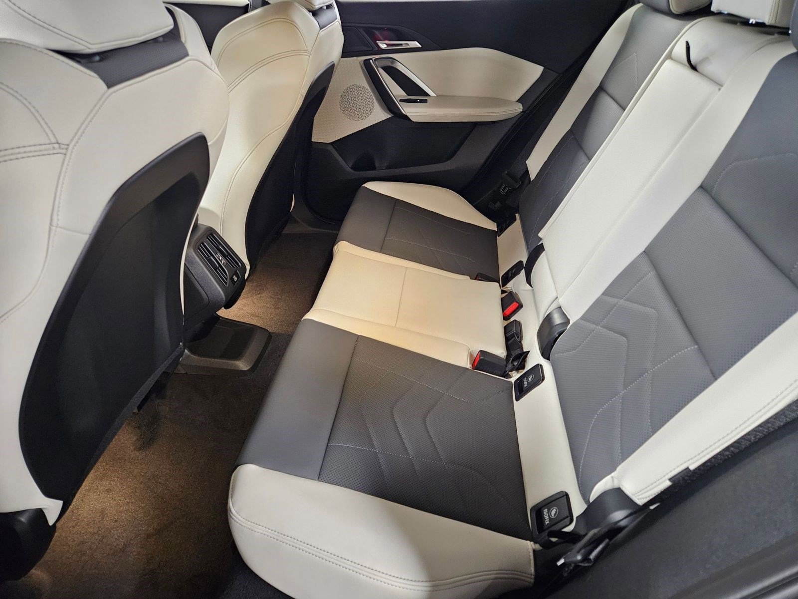 Used 2026 BMW X2 xDrive28i w/ Convenience Package image 14