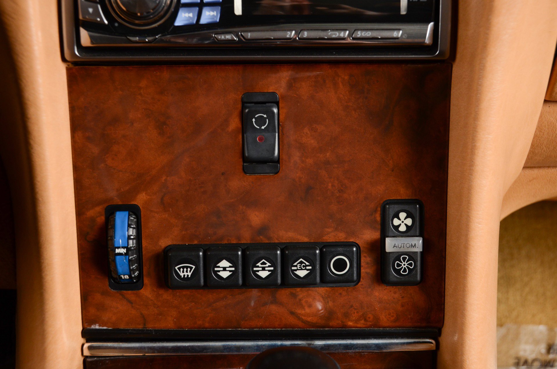 Used 1987 Mercedes-Benz 560 SL image 17