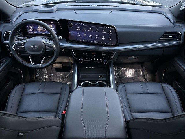 Used 2025 Chevrolet Suburban RST image 18