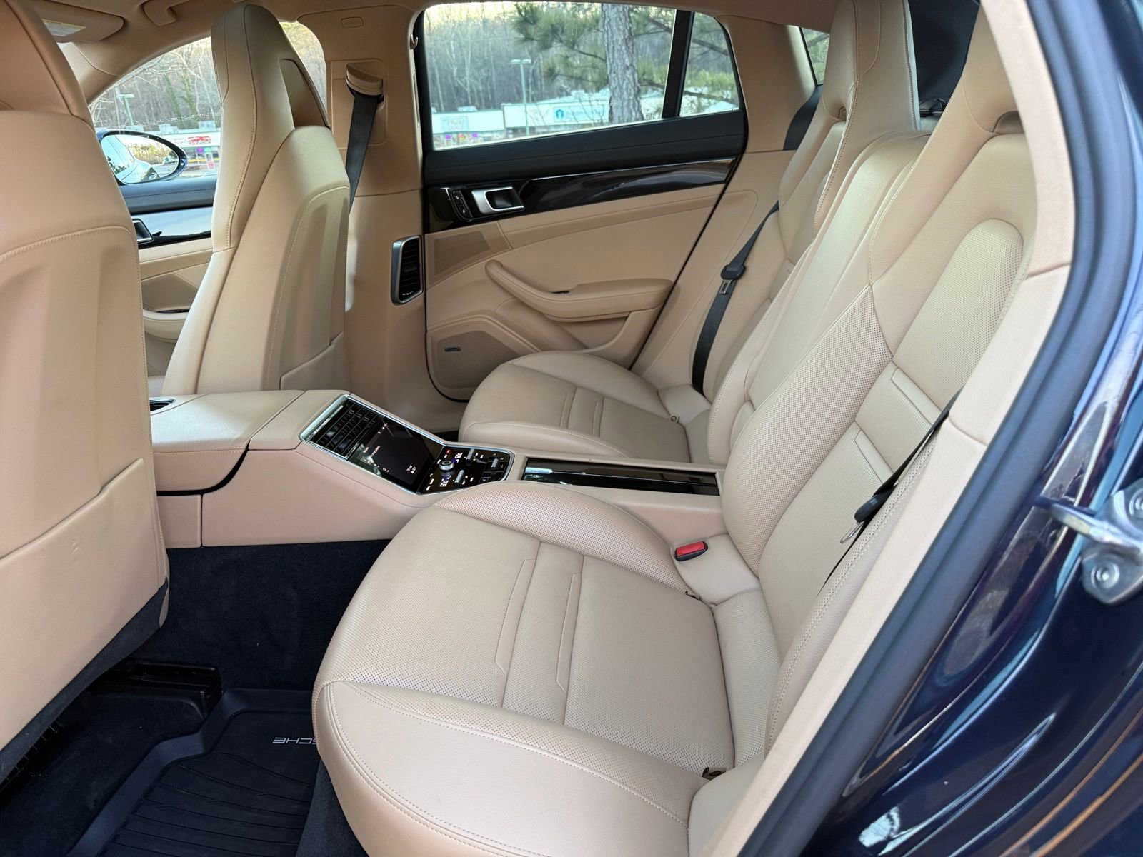 Used 2018 Porsche Panamera 4S image 37