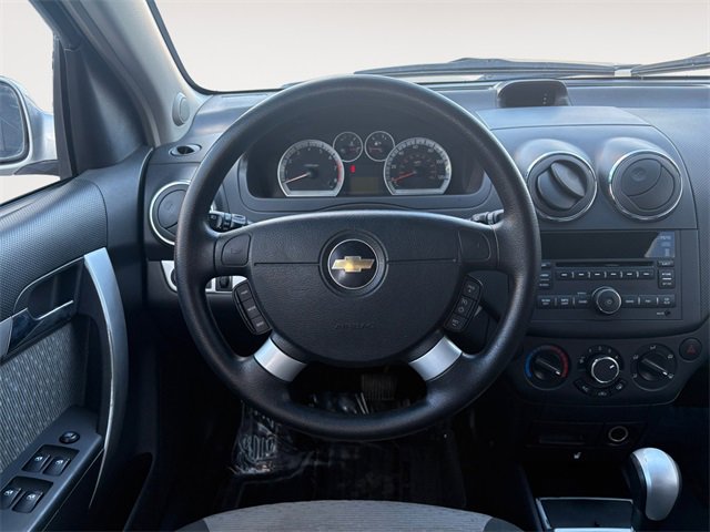 Used 2011 Chevrolet Aveo5 LT w/ Driver Convenience Package image 12
