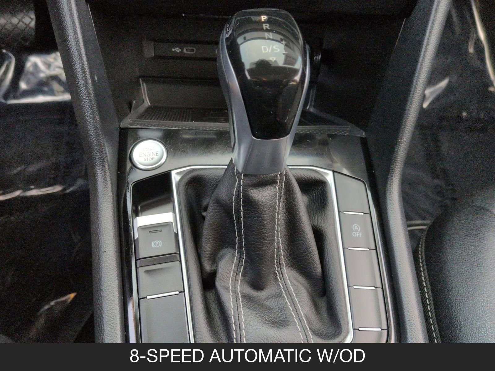 Used 2024 Volkswagen Taos SE image 17