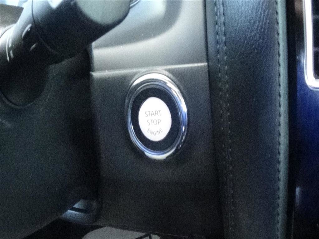 Used 2022 Nissan Armada SL w/ Captain's Chairs Package image 28