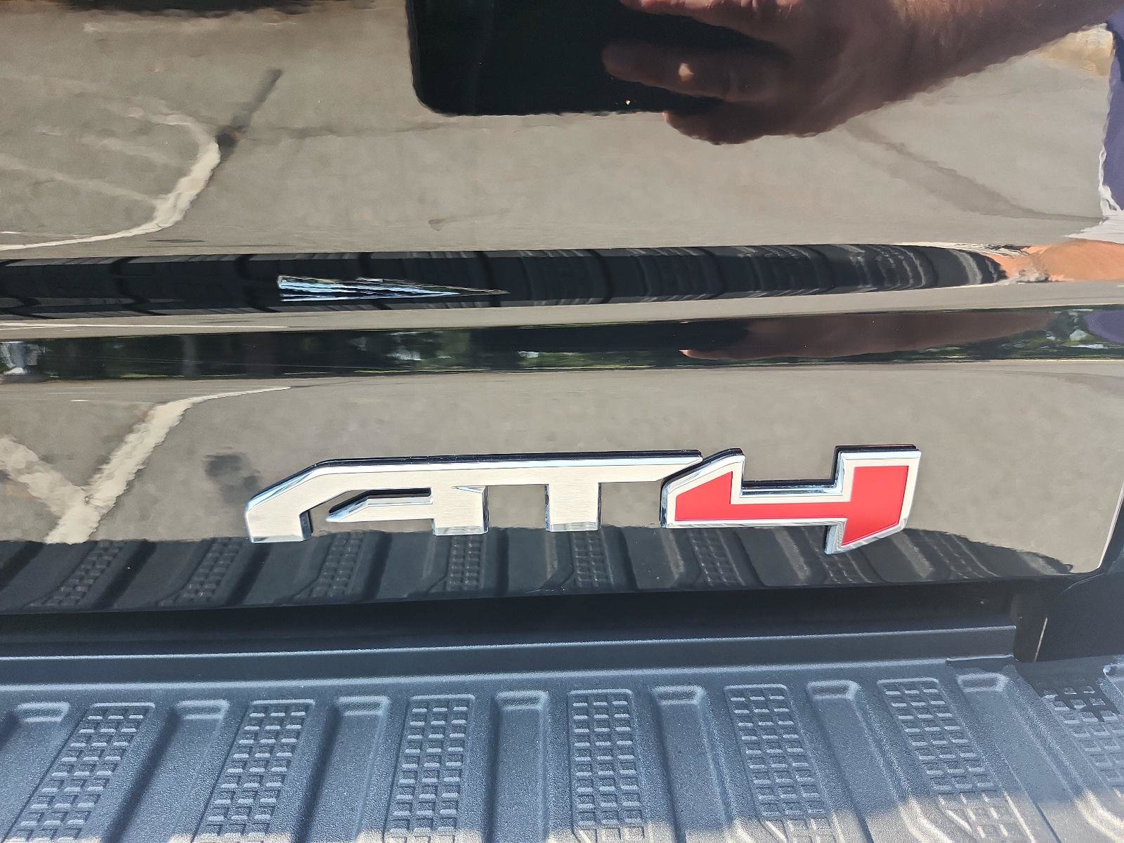 Used 2025 GMC Sierra 2500 AT4 w/ AT4 Premium Plus Package AWD/4WD image 6