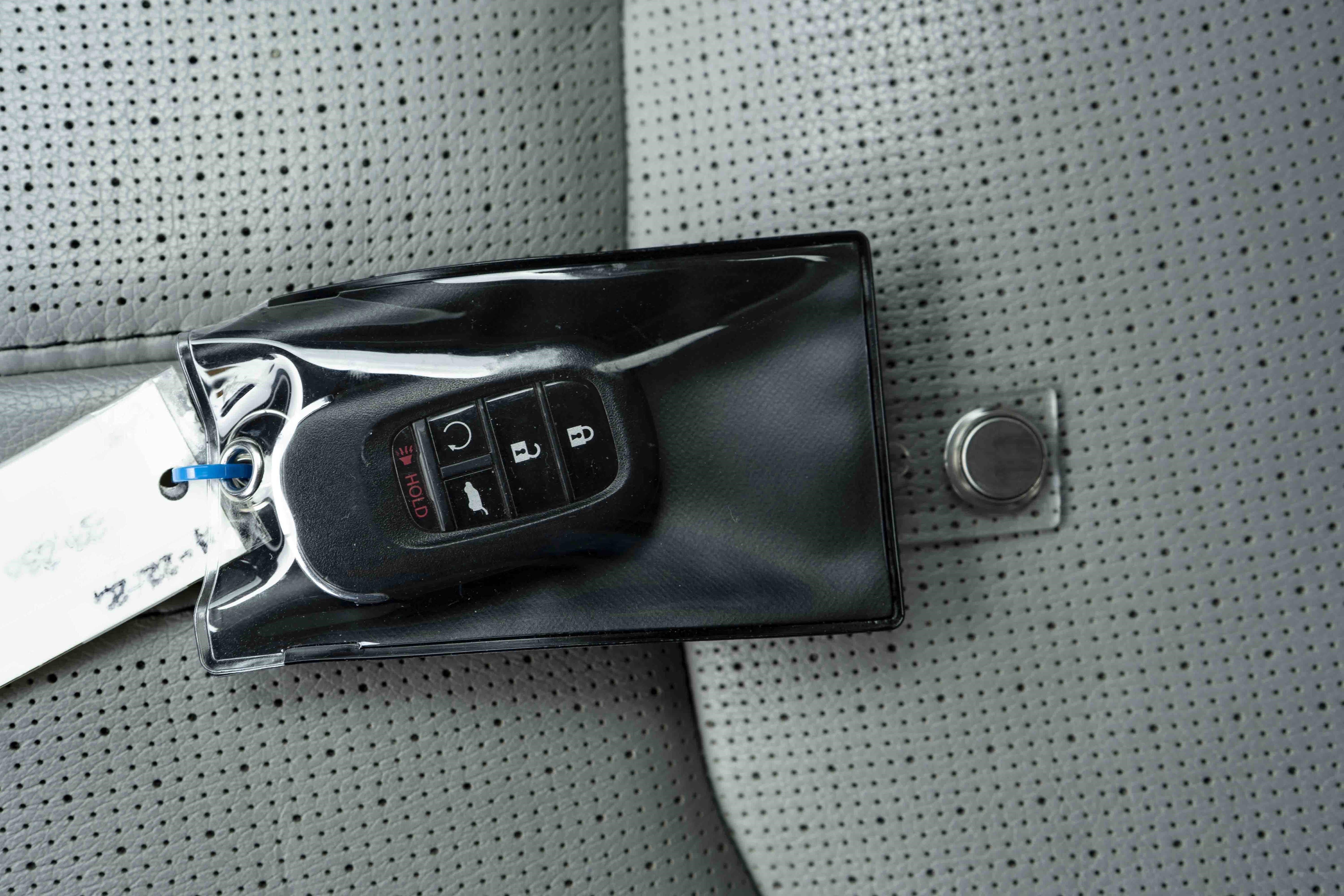 Used 2025 Honda Pilot Elite image 48