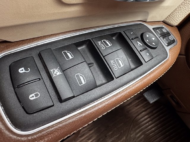Used 2023 RAM 3500 Laramie AWD/4WD image 21