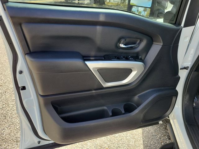 Used 2024 Nissan Titan SV w/ SV Convenience Package image 8