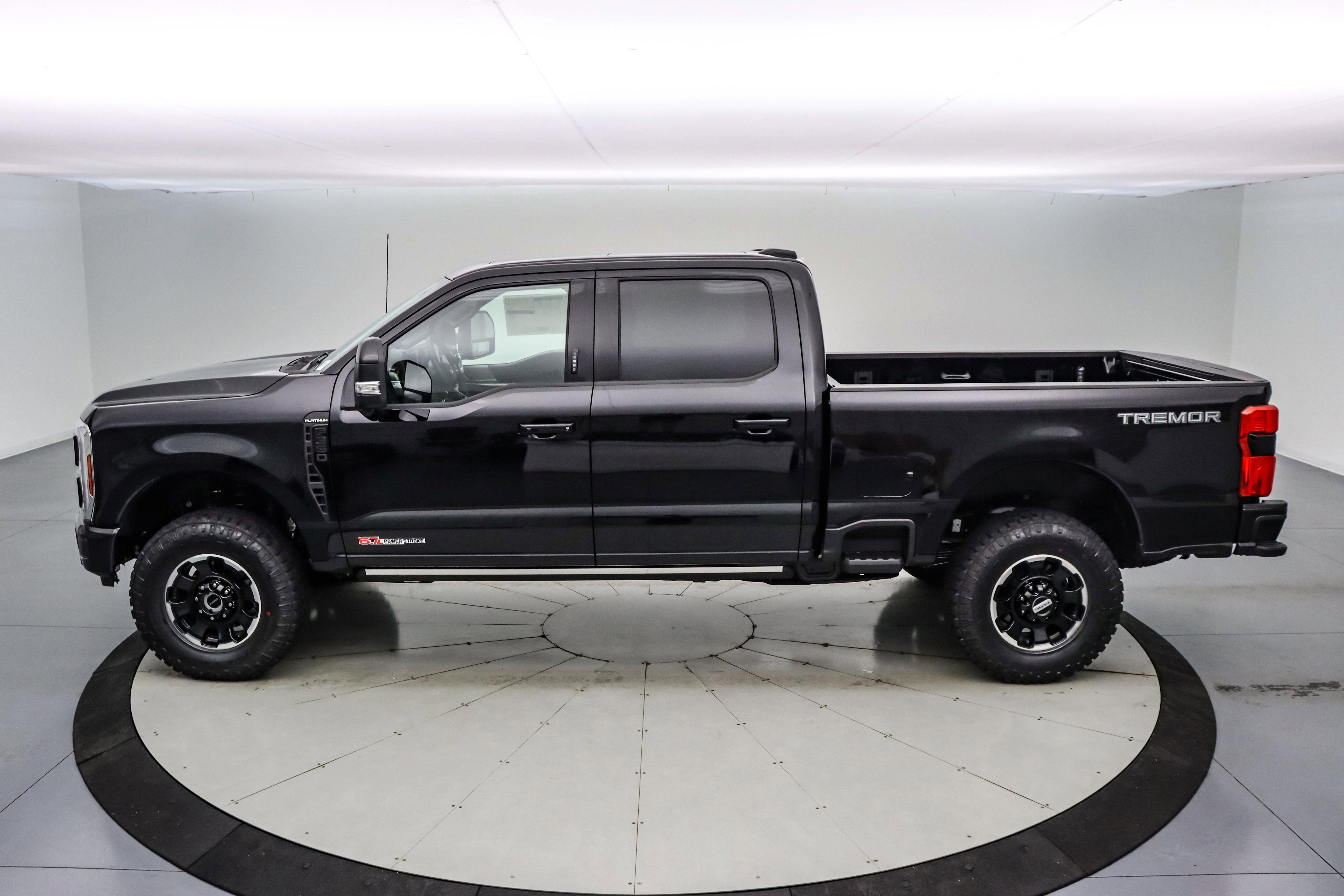 New 2026 Ford F350 Platinum w/ Tremor Off-Road Package image 8