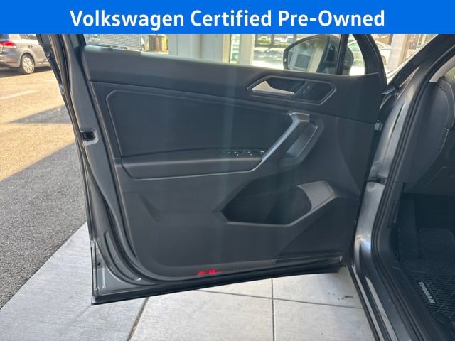 Certified 2021 Volkswagen Tiguan SE image 14
