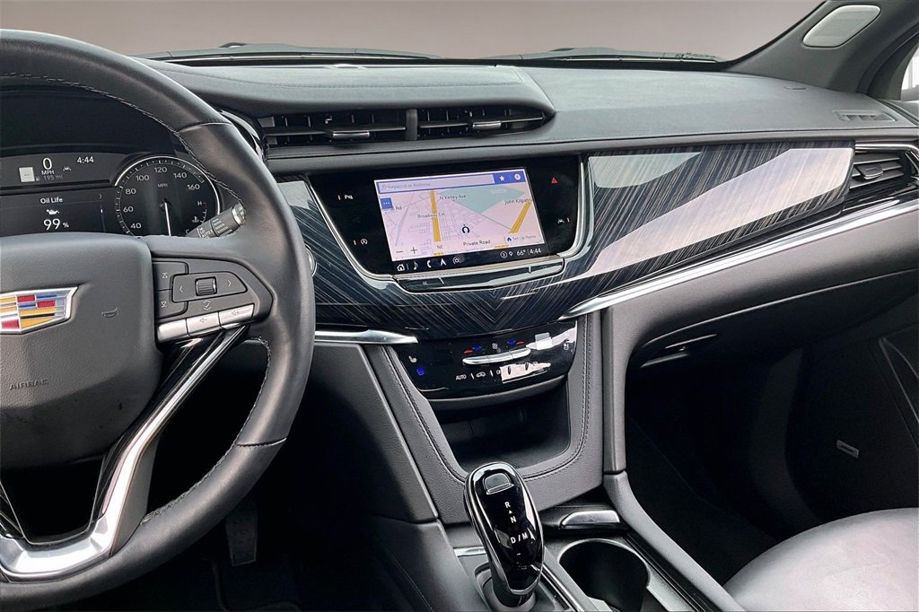 Certified 2025 Cadillac XT6 Premium Luxury image 6